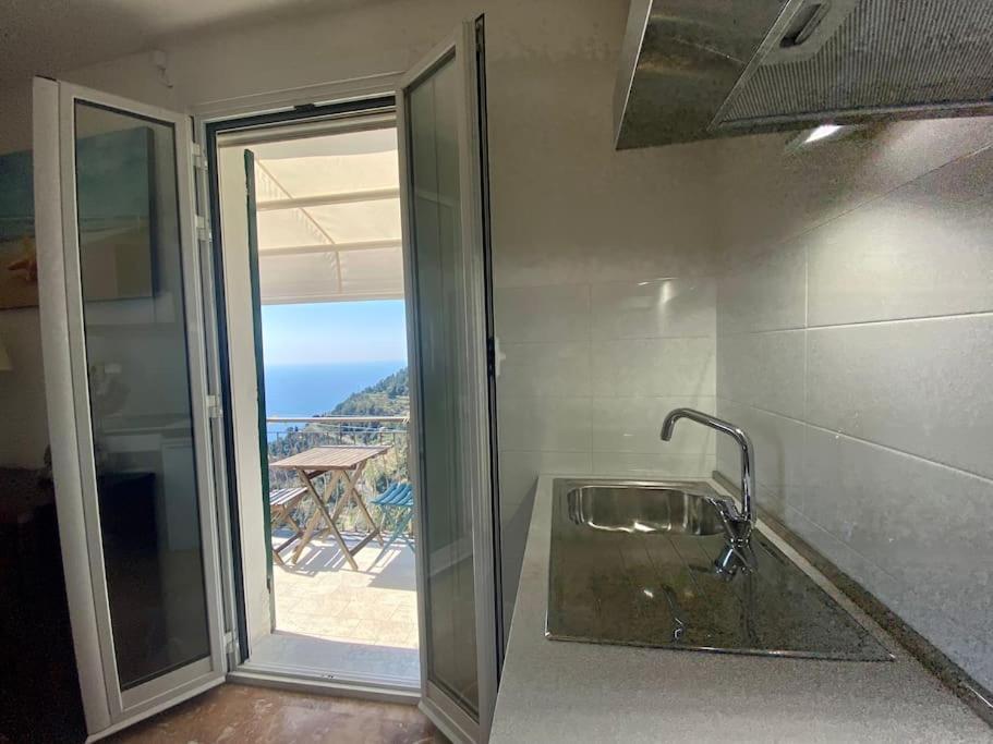 La Finestra Sul Mare A Drignana Villa Вернаца Екстериор снимка